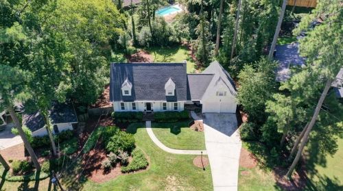 535 Bridgewater Dr, Atlanta GA  30328-2814 exterior