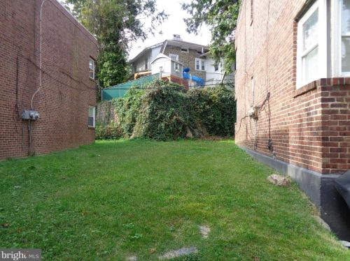 6306 10th St, Philadelphia PA 19133-1511 exterior