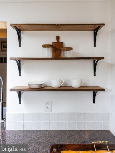 135 Warwick Rd, Tavistock NJ  08033-3706 exterior