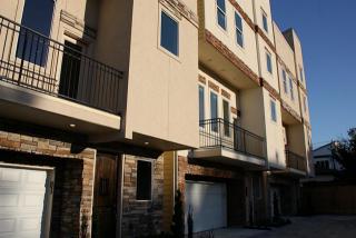 1619 Shearn St, Houston, TX 77007-4047