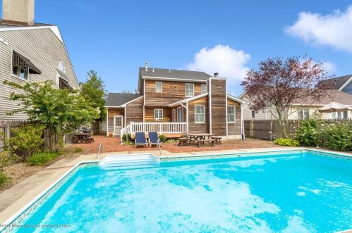 213 Bridge Ave, Point Pleasant Beach, NJ 08742-5012