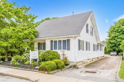 27 East Ave, Westerly, RI 02891-3107
