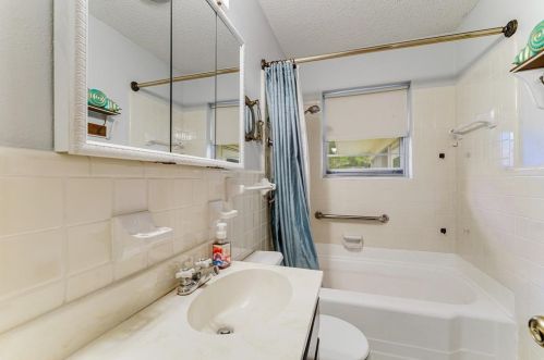 1225 Oriole Ln, Garland TX 75042-8024 exterior