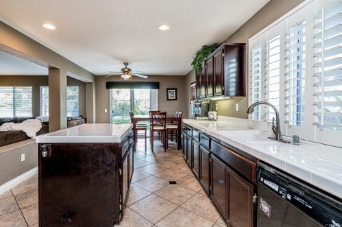 2121 Chateau Ct, Chula Vista CA  91913-3161 exterior