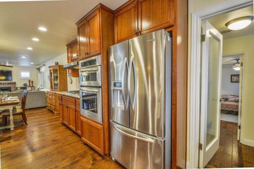 8276 Colonial Dr, Stockton, CA 95209-2315