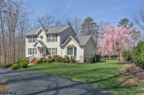214 Autumn Ridge Dr, Keswick, VA 22947-3237
