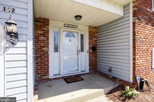 112 Apple Ln, Mount Laurel NJ  08054-1017 exterior