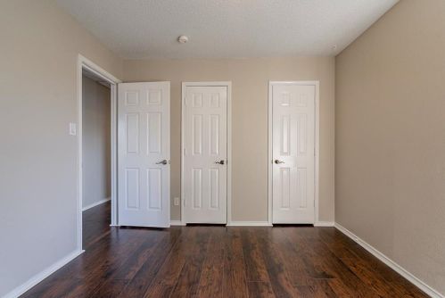 2818 Lk Vly Dr, Garland TX exterior