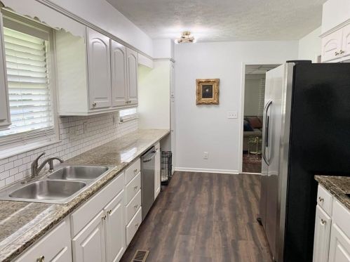 3080 Brownmoore Dr, Marietta, GA 30060-6302