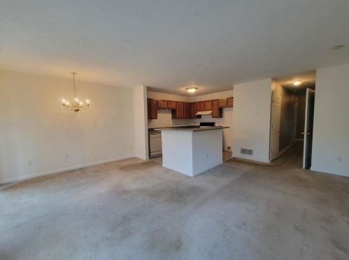 1887 Chaucer Dr, Cincinnati, OH 45237-1312