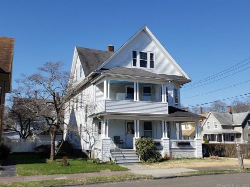 136 Prospect Ave, Huntington, CT 06484-3318