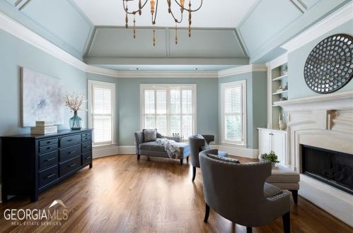 555 Glenmanor Ct, Atlanta GA  30328-4270 exterior