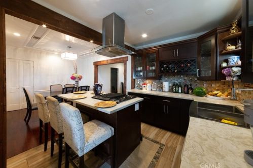 1401 Hillcrest Ave, Glendale CA  91202-1505 exterior