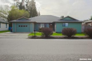 590 Locust St, Stayton, OR 97383-1130