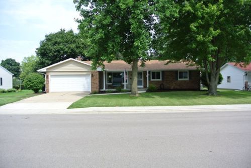 439 Fernwood St, Mayfair, IL 61550-2651
