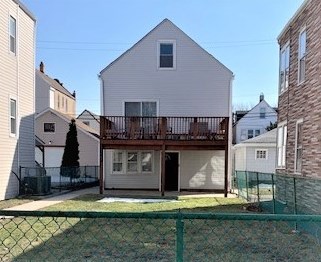3035 39th Pl, Chicago, IL 60632-2401