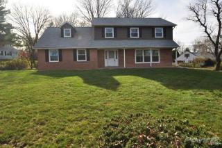 806 Robin Hood Dr, Allentown, PA 18103-2937