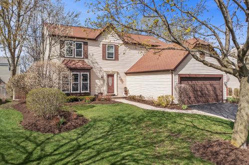 1273 Country Gln Ln, Carol Stream IL  60188-2931 exterior