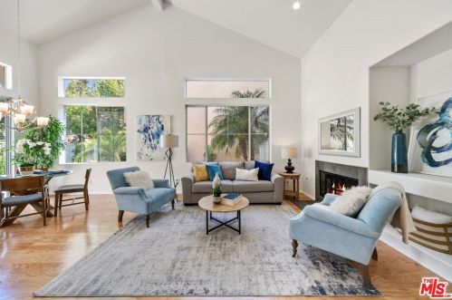 47 Del Carlo, Irvine CA  92606-8808 exterior