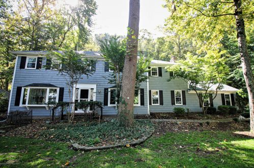 24 Borden Rd, Middletown, NJ 07748-3203
