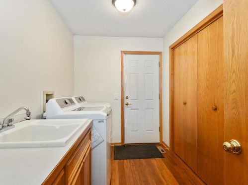 1539 Blackhawk Lk Dr, Saint Paul MN  55122-1258 exterior