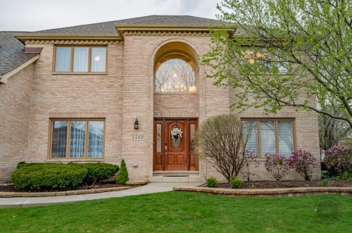 1469 Frenchmans Bend Dr, Naperville, IL 60564-9783