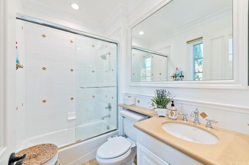 25 Blue Smt, Irvine CA  92603-0168 exterior