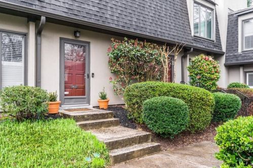 25 Ivy Ridge Dr, Atlanta, GA 30342