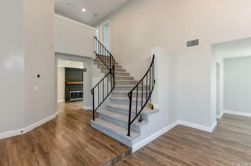 8 Henry, Irvine CA  92620-3256 exterior