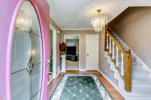 5028 Wind Pt, Stone Mountain, GA 30088-3722