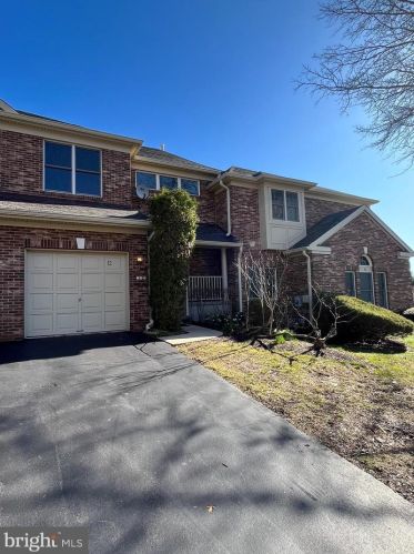 12 Wilkinson Way, Princeton NJ  08540-7362 exterior