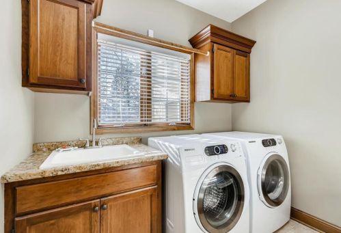 3826 Bridgewater Dr, Saint Paul MN  55123-2528 exterior