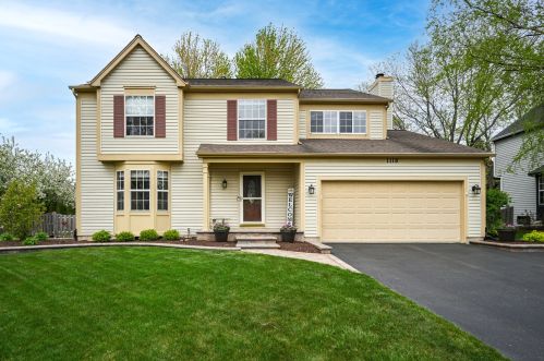 1118 Edington Ln, Carol Stream, IL 60188-4322