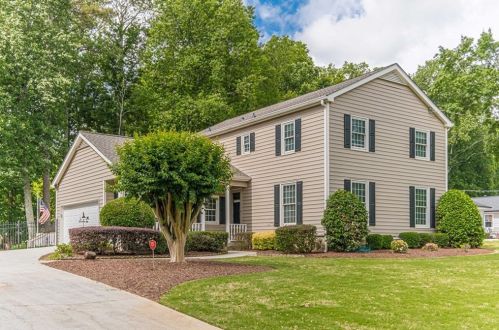 5365 Fork Dr, Lilburn, GA 30047-6244