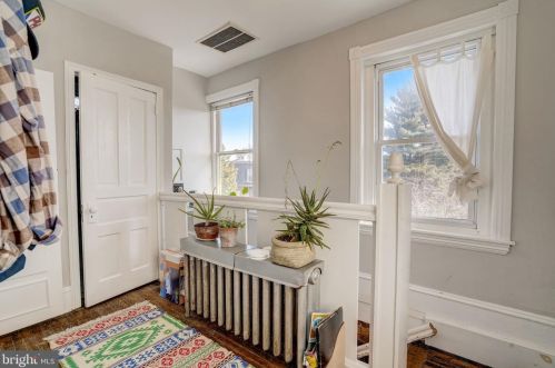 437 44 St, Philadelphia PA 19104-2910 exterior