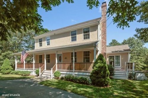 35 Blue Ridge Dr, Charlestown, RI 02813-2746