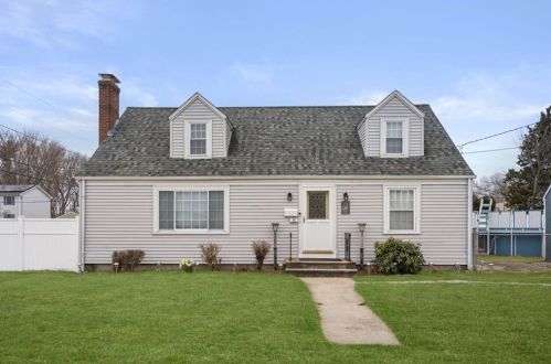 71 Estelle Blvd, Warwick, RI 02889-1634