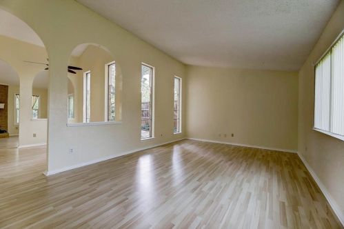 2007 Cedarwood Dr, Carrollton TX 75007-5406 exterior