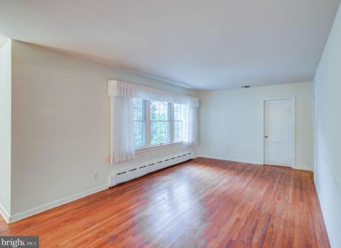 10 Clearview Ave, Trenton NJ  08619-1217 exterior