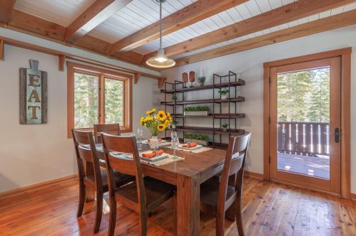 11682 Chalet Rd, Truckee CA  96161-6717 exterior