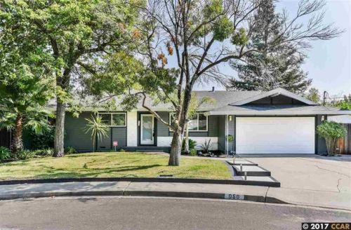 956 Bannock Ct, Concord, CA 94518-3810