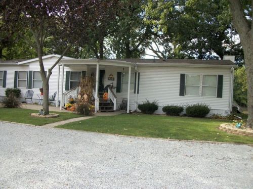 107 Voss Grove Dr, Martinton, IL 60951-6044
