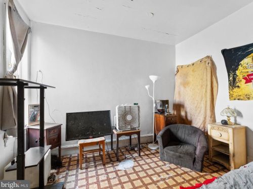 3336 22nd St, Philadelphia PA 19140-4705 exterior