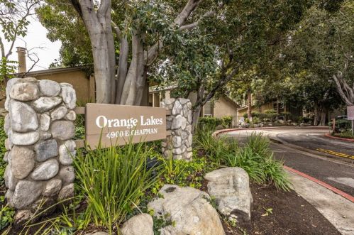 4900 Chapman Ave, Orange CA  92869-4116 exterior