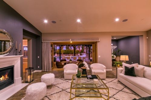 1769 Green Orchard Pl, Riverside CA  92508-8746 exterior