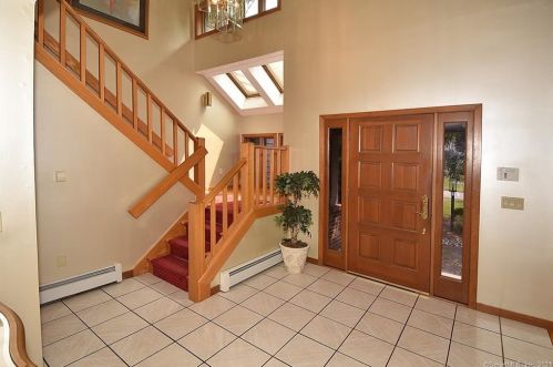 2 Ellridge Pl, Ellington, CT 06029-3633