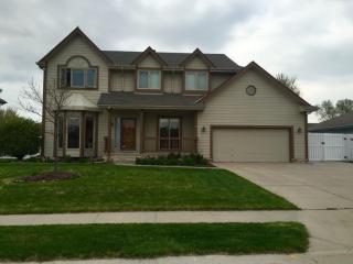 2114 Dana Ln, Omaha, NE 68133-2375