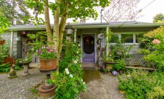 3529 6th St, Seattle, WA 98056-3948