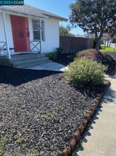 8 Bissell Ave, Richmond, CA 94801-3425