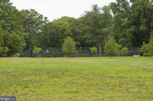 116 Kinsman View Cir, Silver Spring MD 20901-1661 exterior